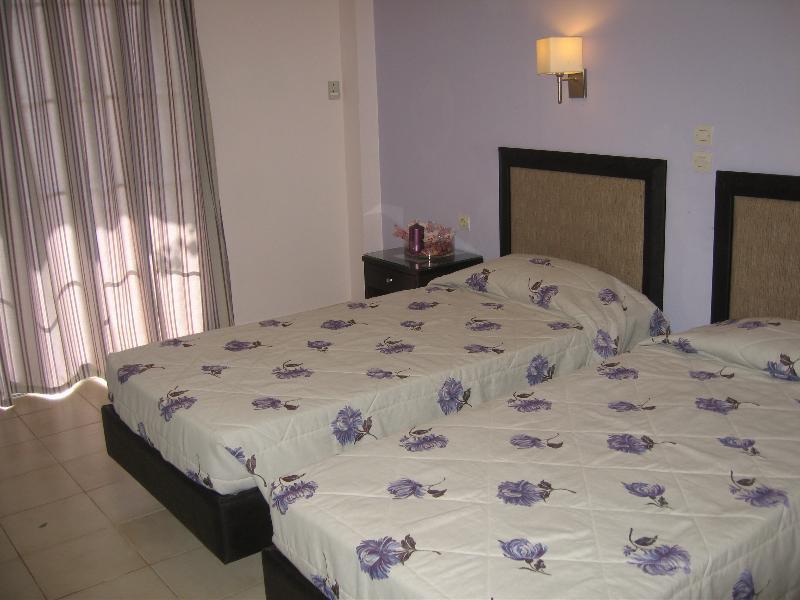 Oscar Hotel Laganas Buitenkant foto